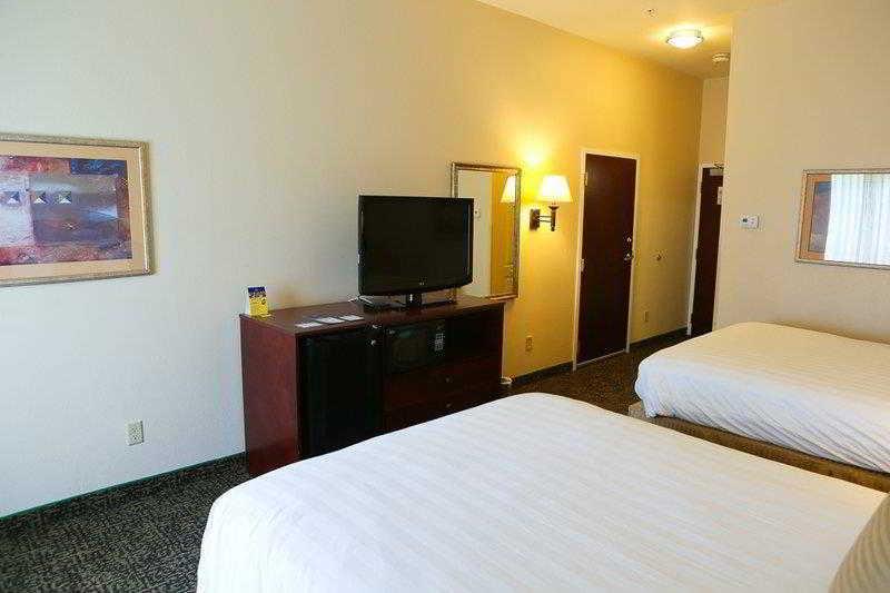 Country Inn & Suites By Radisson, Midway - Tallahassee West ภายนอก รูปภาพ