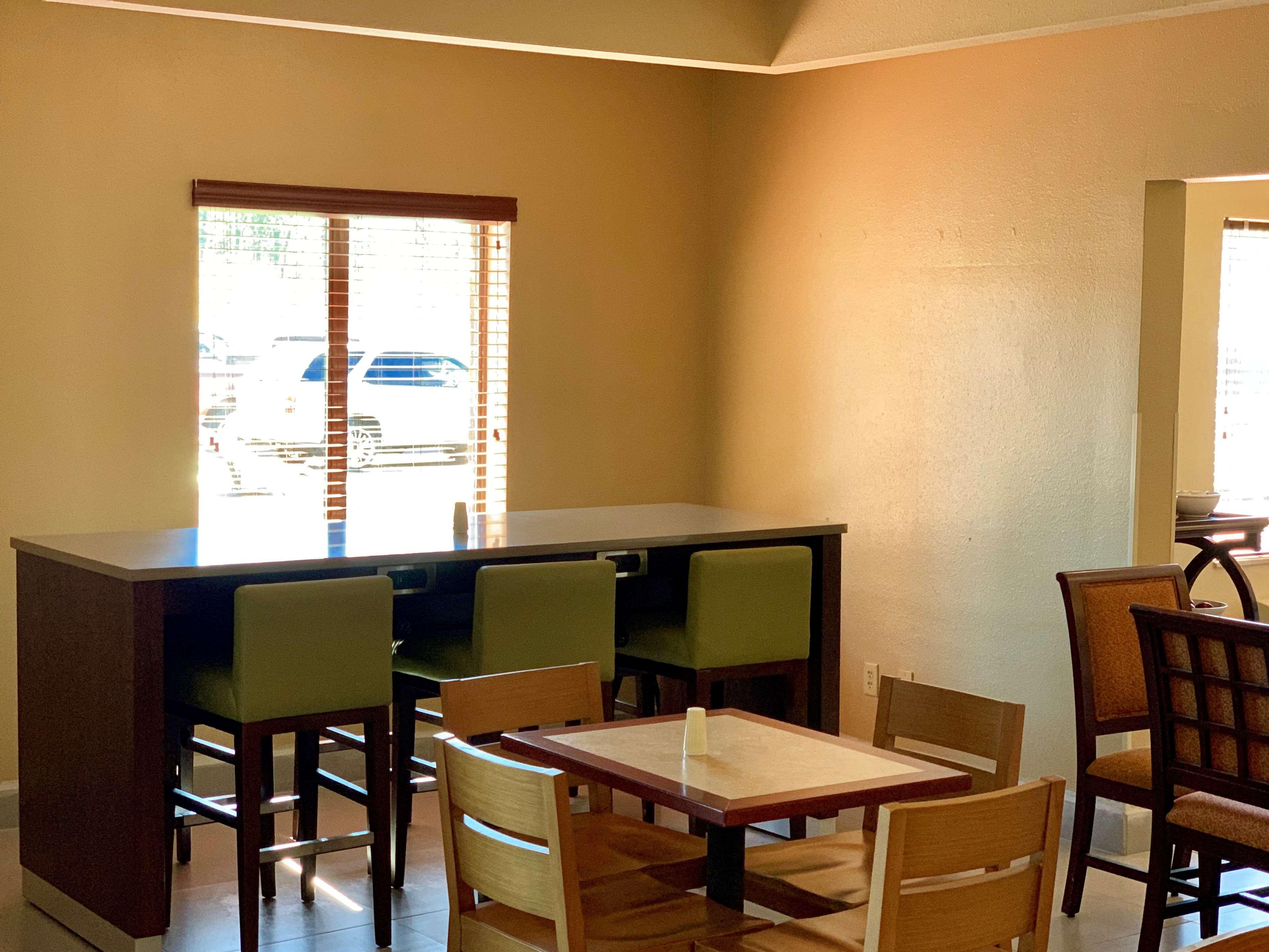Country Inn & Suites By Radisson, Midway - Tallahassee West ภายนอก รูปภาพ