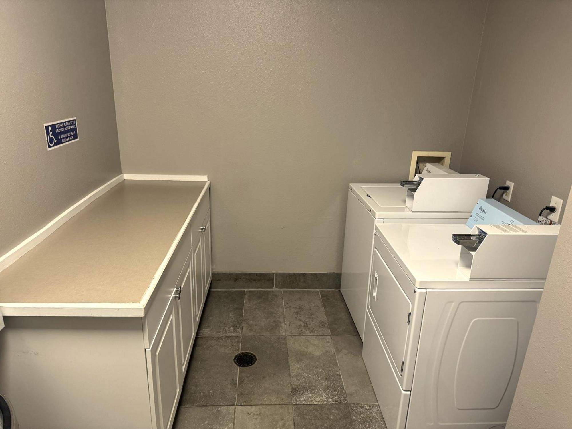 Country Inn & Suites By Radisson, Midway - Tallahassee West ภายนอก รูปภาพ